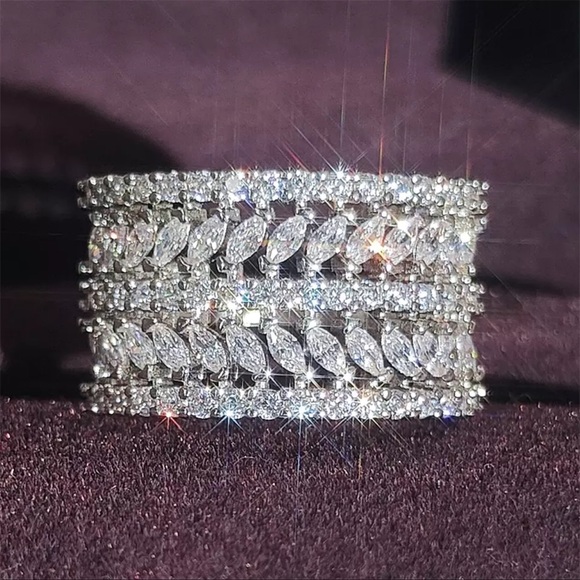 Round ring - Picture 2 of 2